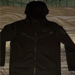Black Nike Tech XL Suit